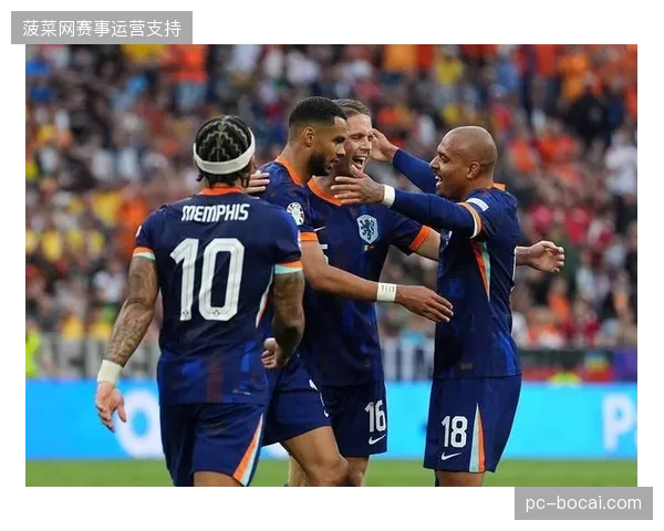 科曼体系强调边路冲击力,加克波与邓弗里斯的组合将为荷兰队提供宽度与空霸选择 科曼体系强调边路冲击力,加克波与邓弗里斯的组合将为荷兰队提供宽度与空霸选择